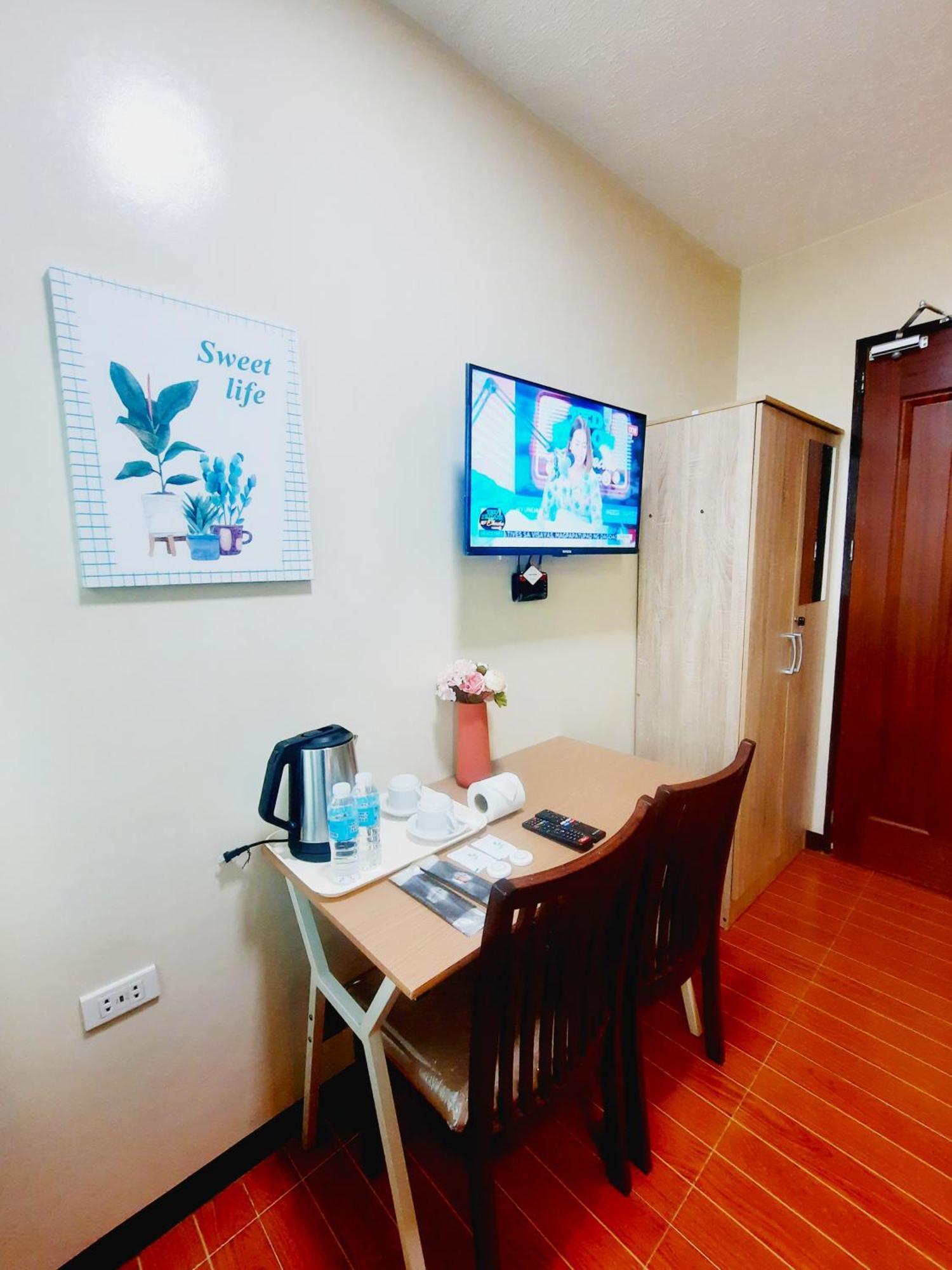 B&J Guesthouse And Tours Tagbilaran City Exterior foto